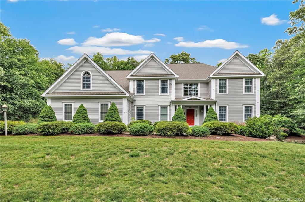 8 Silver Brook Lane — exterior photo