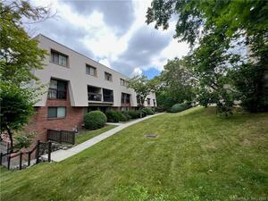 1 Valley Road, Unit 204