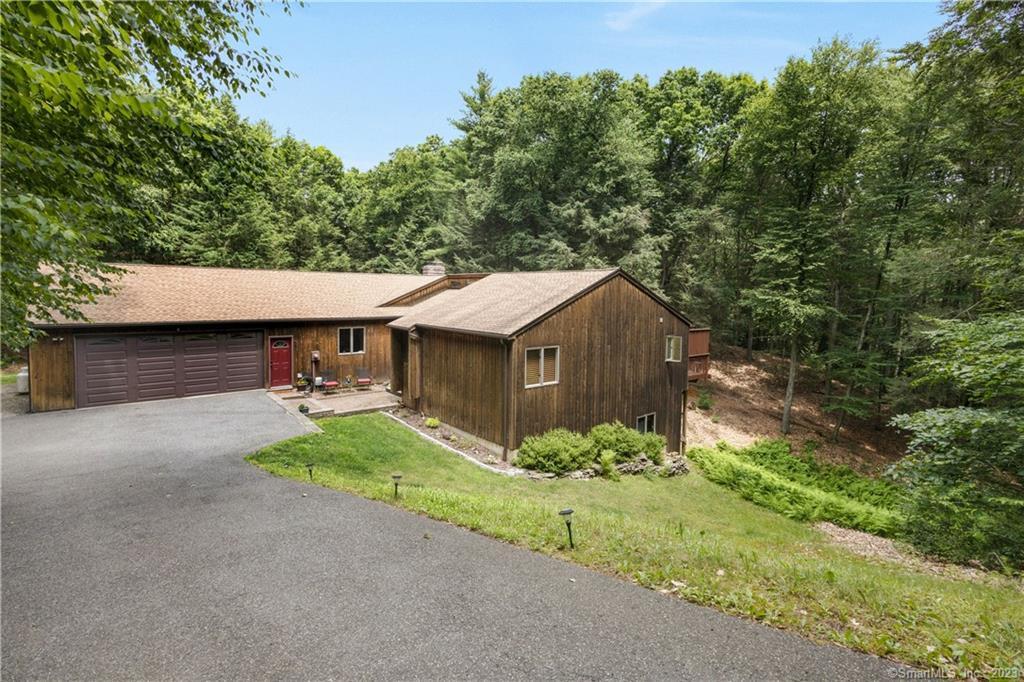 9 Black Cherry Lane — exterior photo