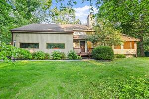 5 Tall Pines Drive