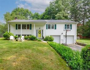 4 Cranbury Woods Road