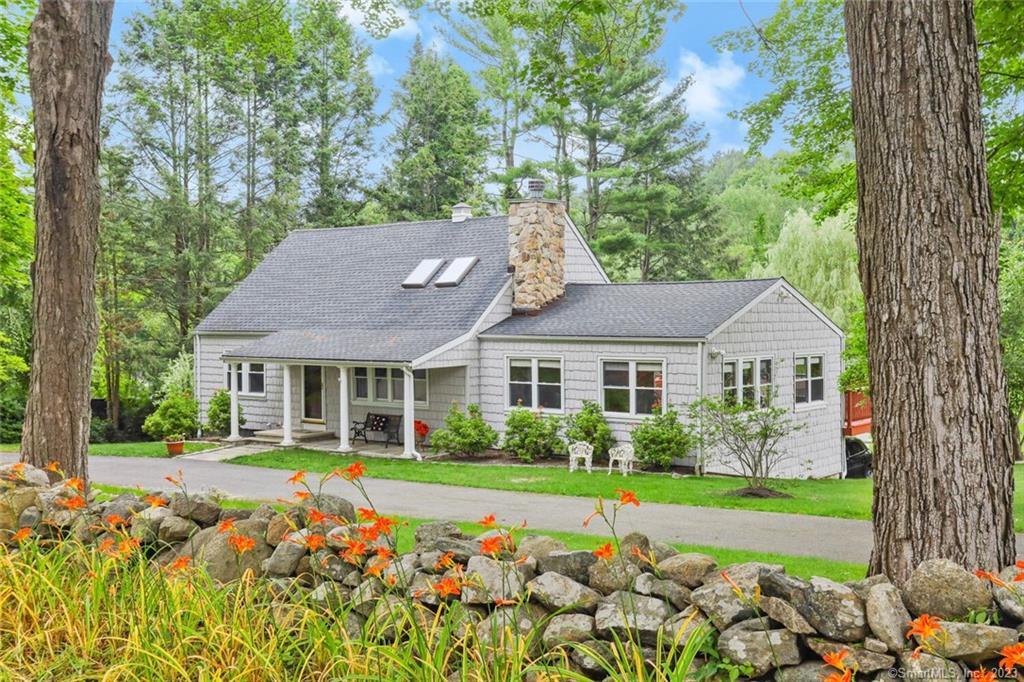 6 Sherwood Road — exterior photo