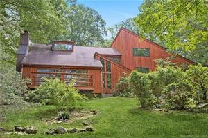 128 Apple Valley Road